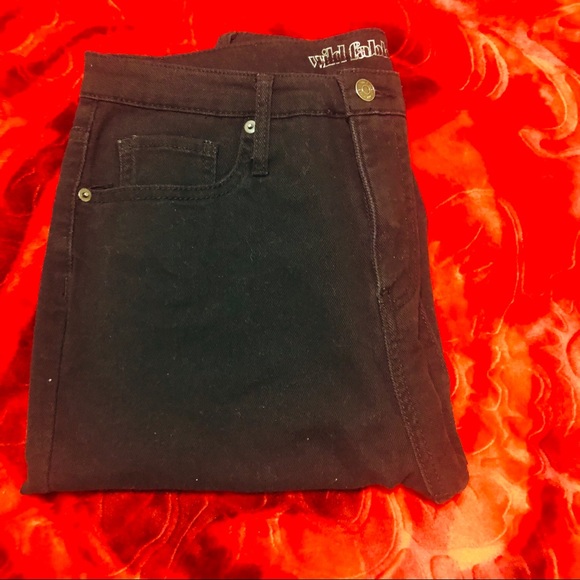 Black Bermuda distressed bottom shorts - Picture 3 of 5